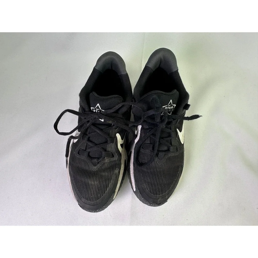 Nike Star Runner 4 Next Nature Black White Kids Running Shoes DX7615-001 Sz 3.5Y